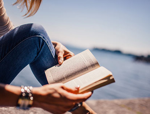 Summer Reads to Hang Out at the Beach With